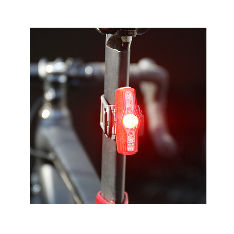 Close-up view of the Cateye VIZ150 rear bike light’s USB charging port, ideal for cyclists seeking reliable and rechargeable lighting.