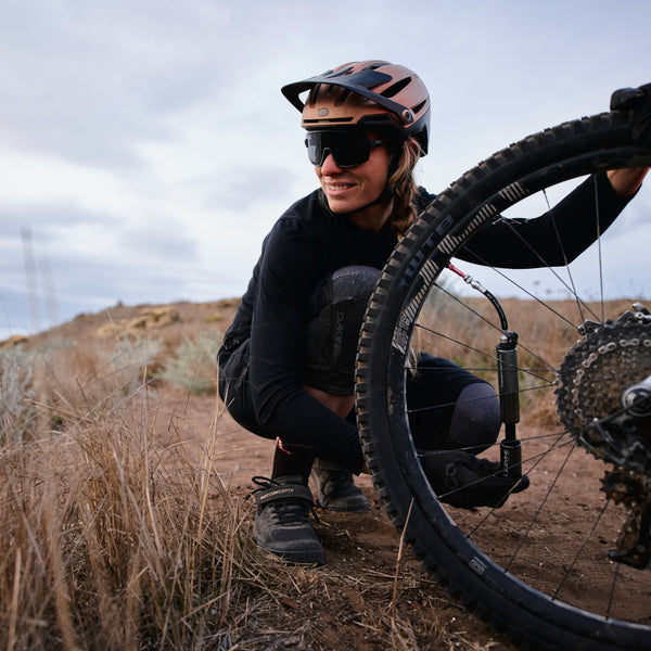 Lezyne Pocket Drive HV compact high-volume pump, delivering quick and powerful inflation with a compact design for easy transport and storage.